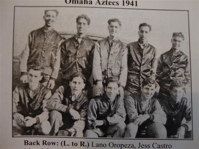 Team photo of Omaha Aztecs in 1941