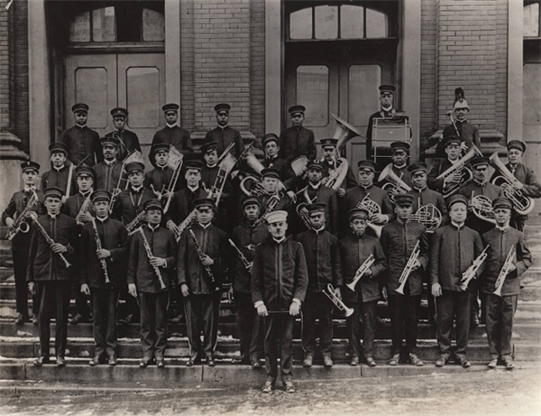 Dan Desdunes jazz band posing with instruments